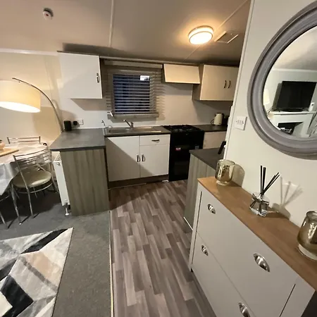 Luxury 2- Bed Caravan In Mersea Island Colchester Exterior photo