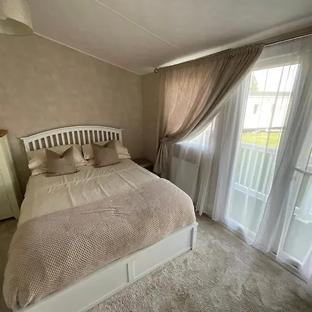 Luxury 2- Bed Caravan In Mersea Island Colchester Exterior photo