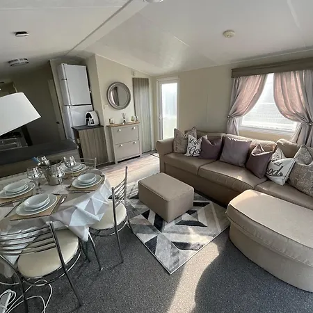 Luxury 2- Bed Caravan In Mersea Island Colchester Exterior photo