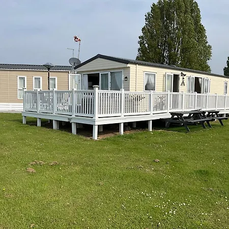 Luxury 2- Bed Caravan In Mersea Island Colchester Exterior photo