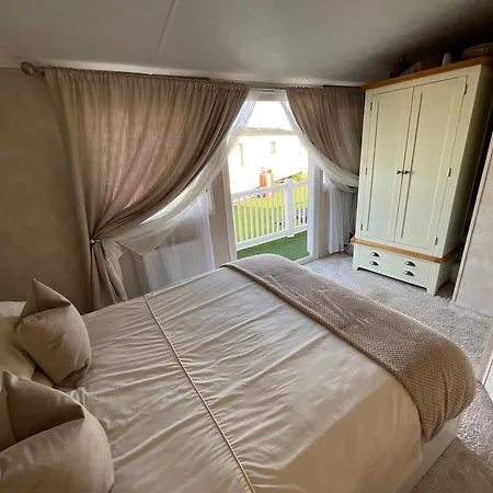 Luxury 2- Bed Caravan In Mersea Island Colchester Exterior photo