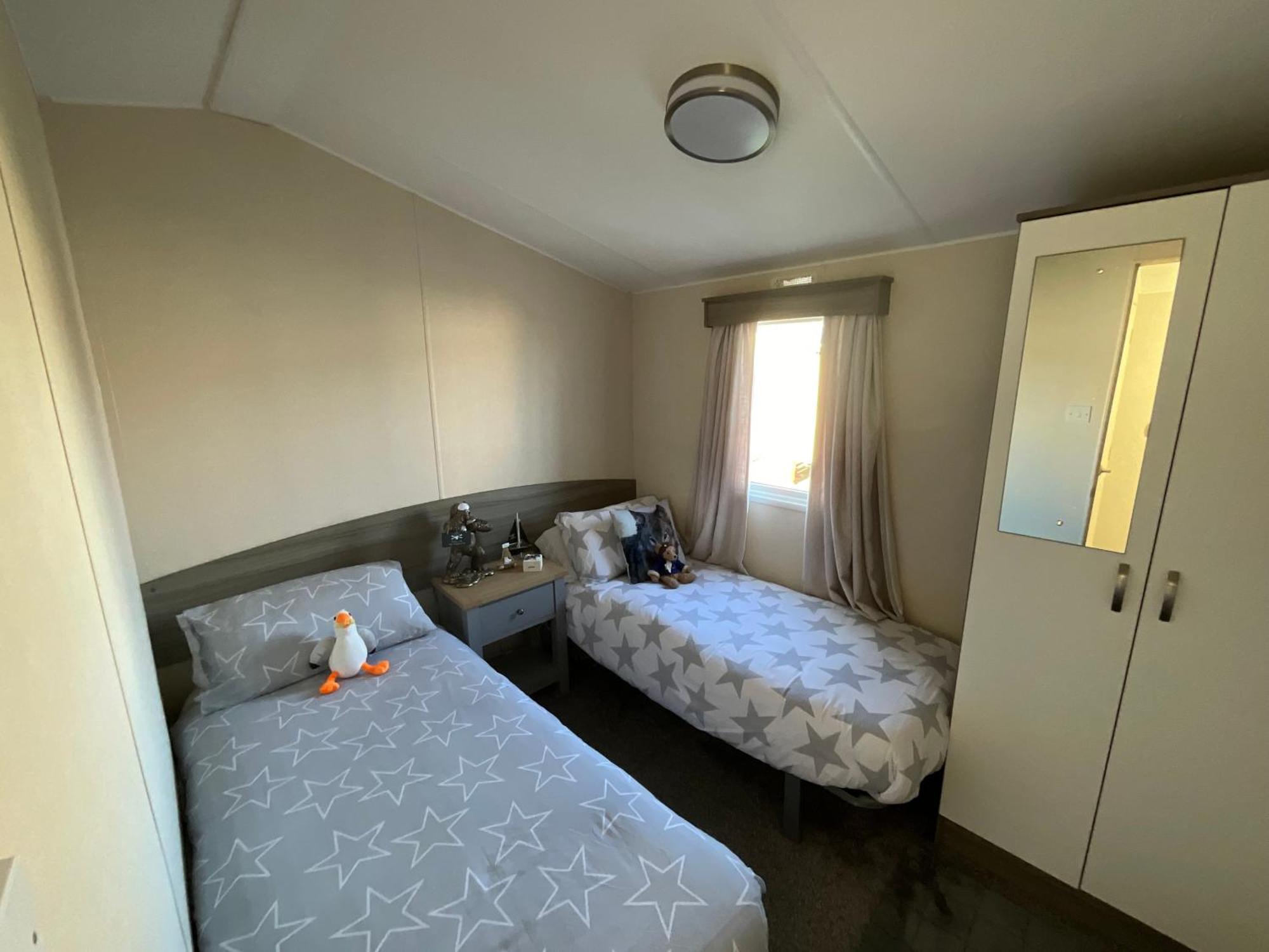 Luxury 2- Bed Caravan In Mersea Island Holiday home